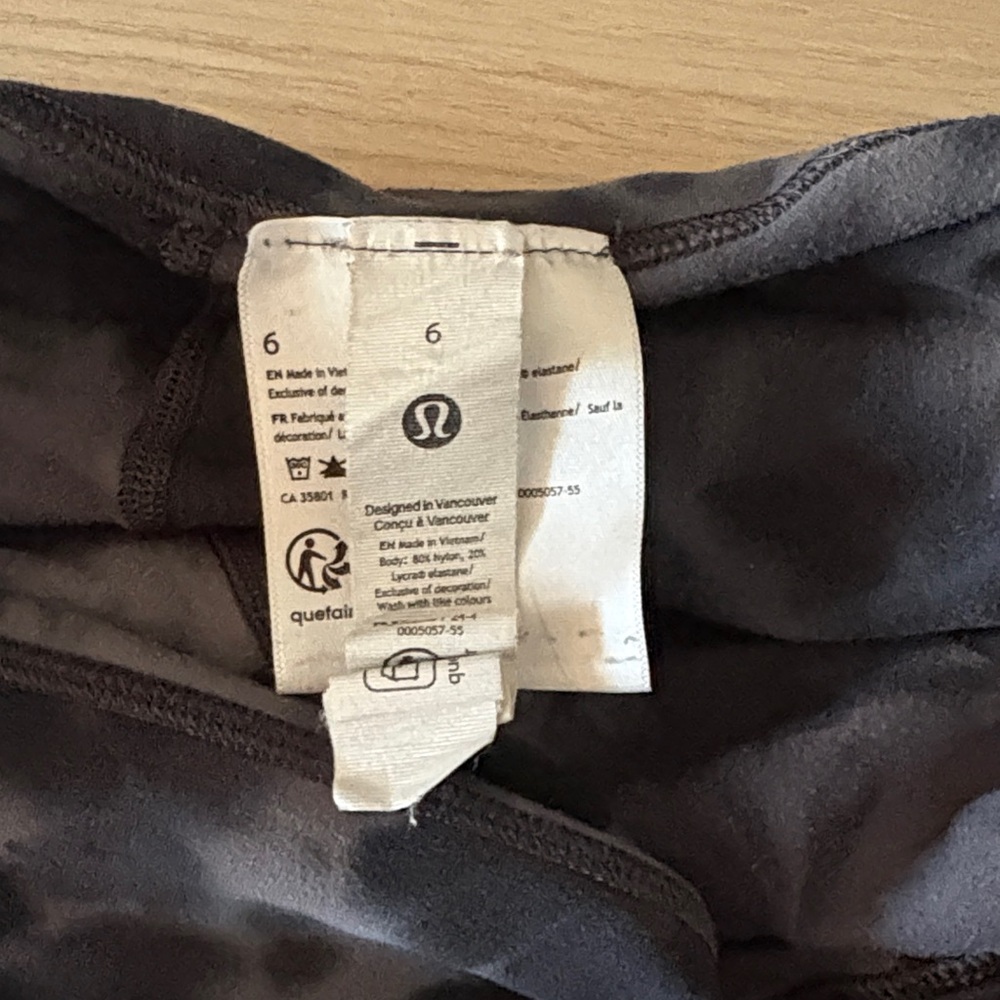 Lululemon Tie-Dye Align Leggings - size 6 - Picture 4 of 5